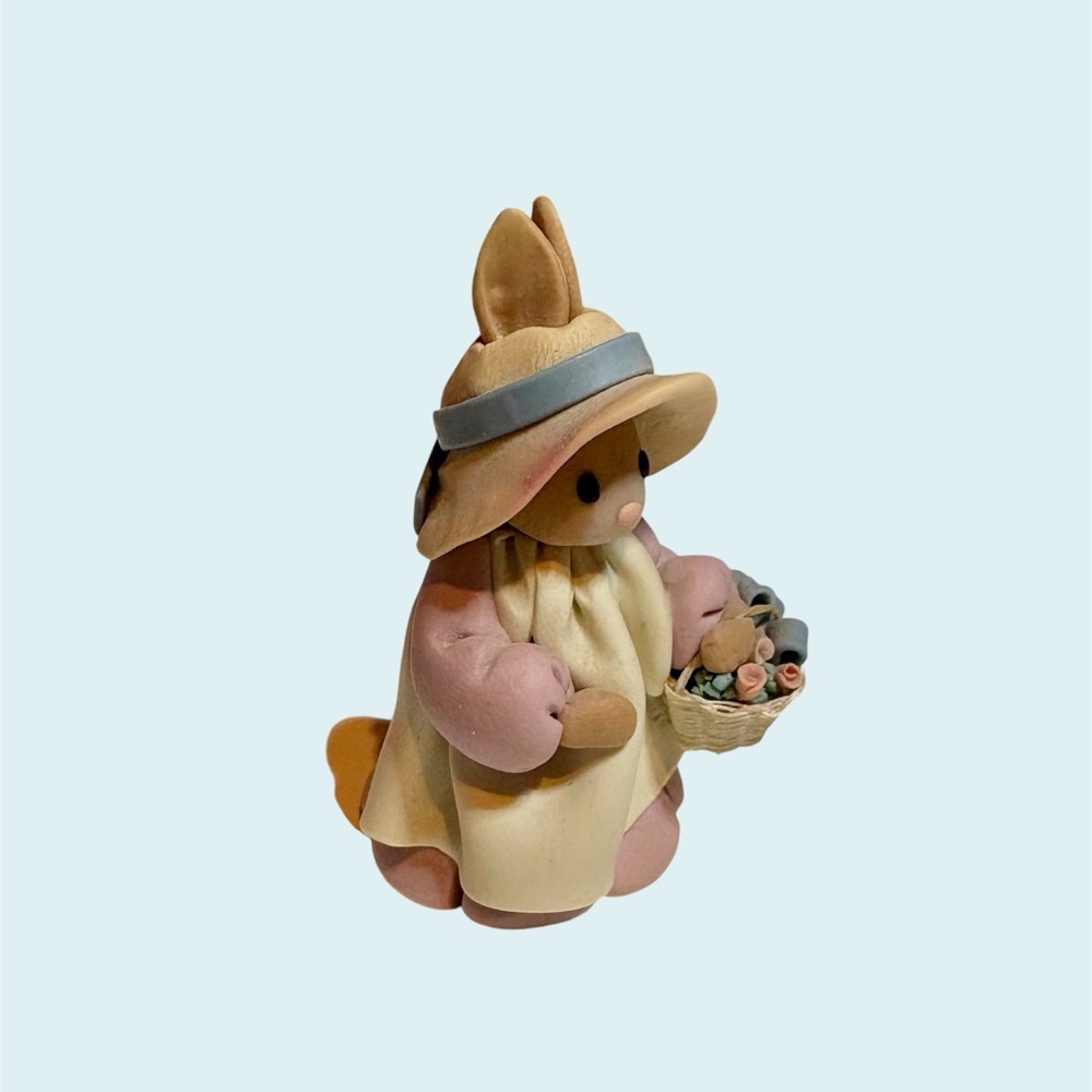 Handmade miniature clay bunny figurine - Picture 4 of 6